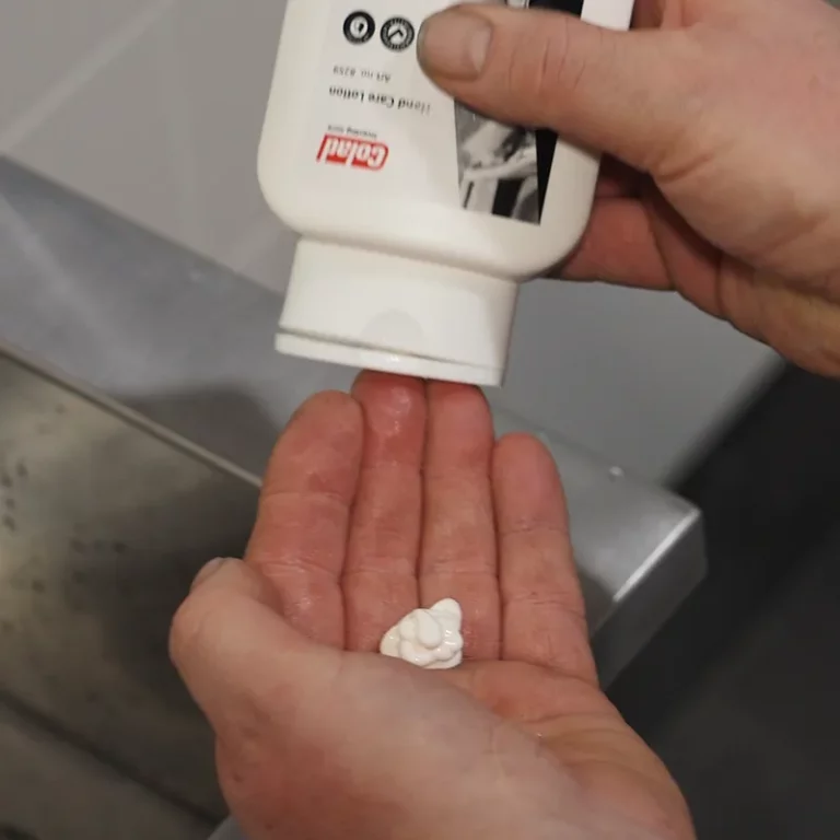 902283_CREME DE LIMPEZA_COLAD - FOTO 4